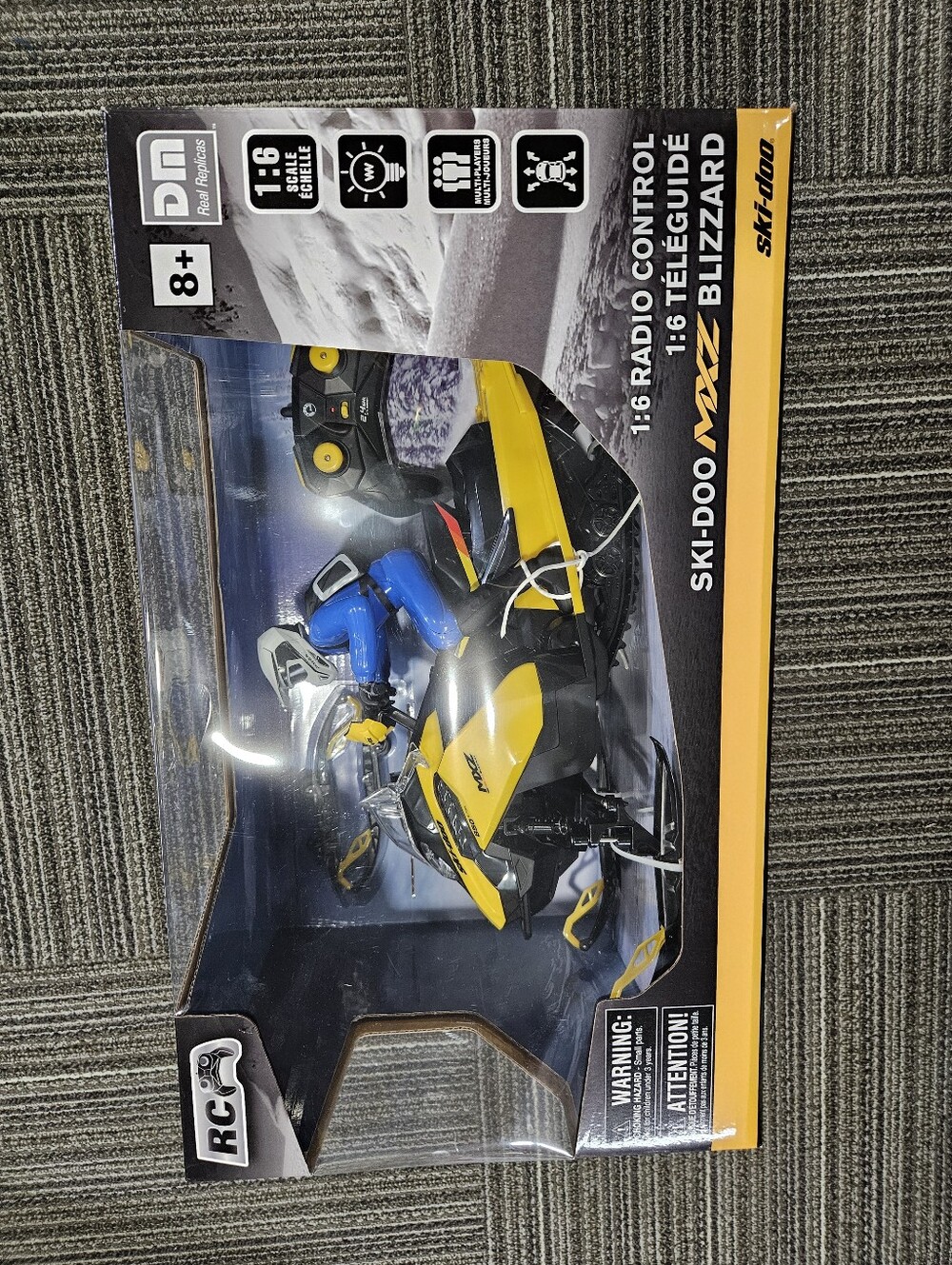 1/6 Diecast Masters RC Ski-doo Snowmobile MXZ (With Rechargeable Battery)